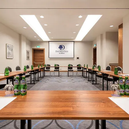 Doubletree By Hilton & Convention Center Ξενοδοχείο