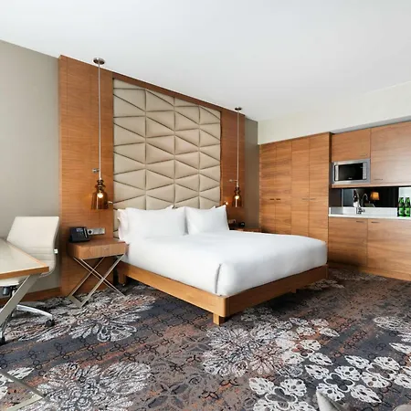 Hotel Doubletree By Hilton & Convention Center