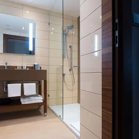 Doubletree By Hilton & Convention Center 4*