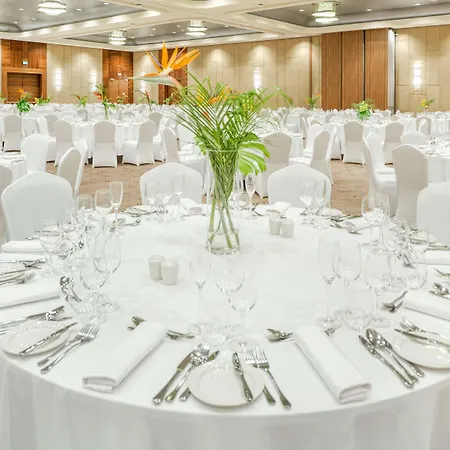 Doubletree By Hilton & Convention Center 4*