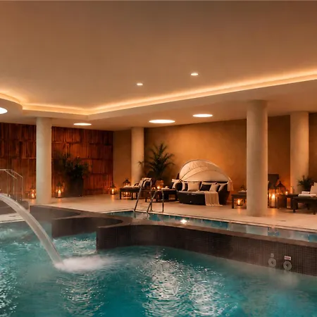 Doubletree By Hilton & Convention Center Hotell 4*