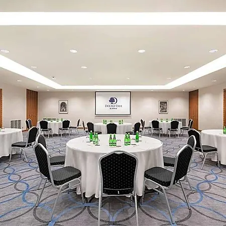 Hotel Doubletree By Hilton & Convention Center 4*