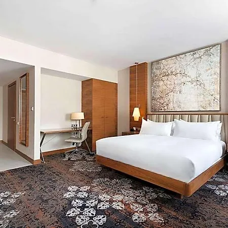 Hotel Doubletree By Hilton & Convention Center 4*