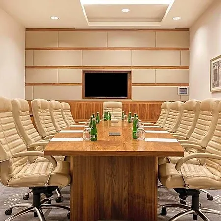 Doubletree By Hilton & Convention Center 4*