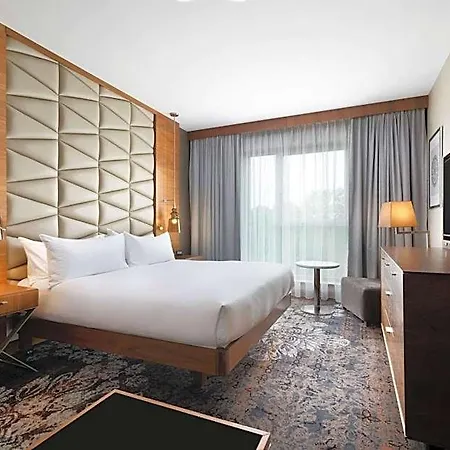 Doubletree By Hilton & Convention Center Hotel