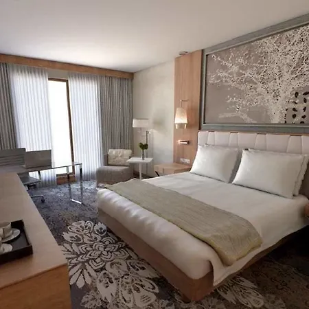 Doubletree By Hilton & Convention Center Ξενοδοχείο 4*