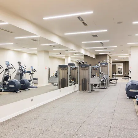 Отель Doubletree By Hilton & Convention Center