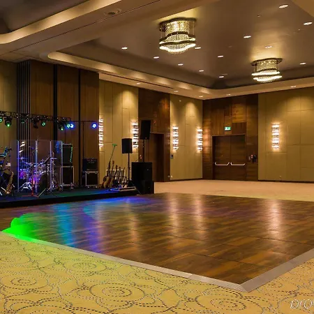 Hotel Doubletree By Hilton & Convention Center 4*