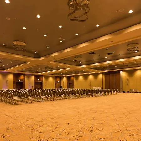 Hotel Doubletree By Hilton & Convention Center 4*