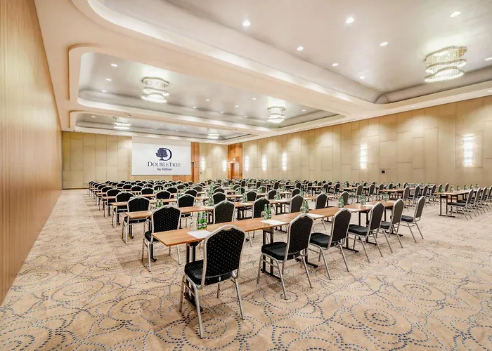 Doubletree By Hilton & Convention Center Hotell