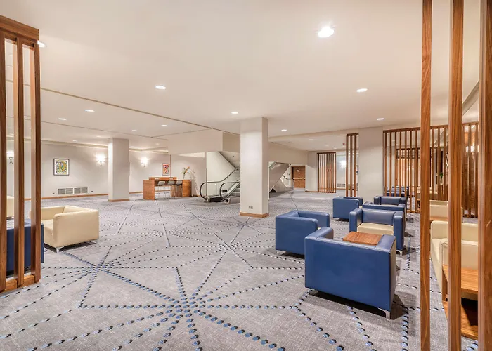 Hotell Doubletree By Hilton & Convention Center 4*