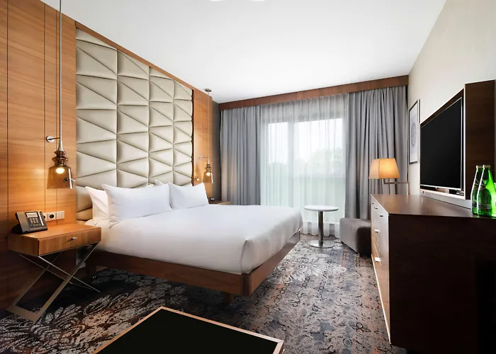 Ξενοδοχείο Doubletree By Hilton & Convention Center