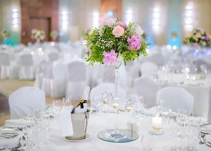 Hotell Doubletree By Hilton & Convention Center 4*