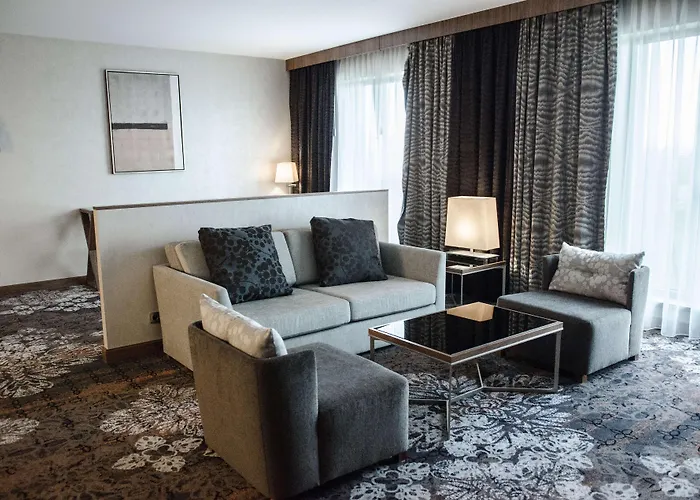 Doubletree By Hilton & Convention Center Hotel